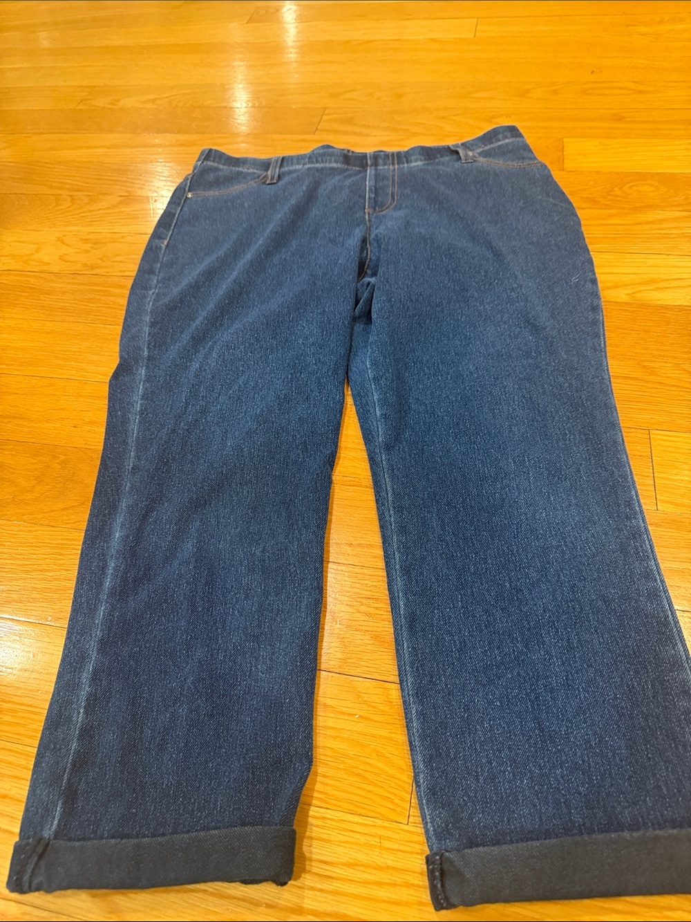 Time and tru women’s pull on Jean capris size large (12-14).